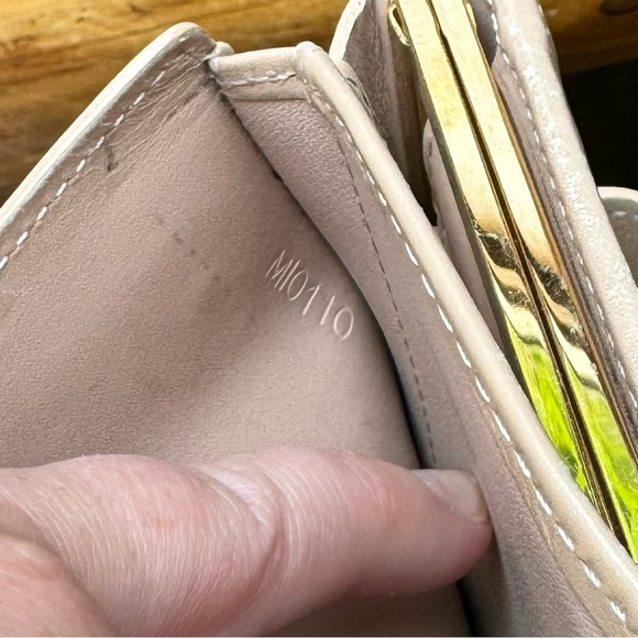 Louis Vuitton Vernis French Purse Beige Wallet with Dust Bag - Picture 5 of 15